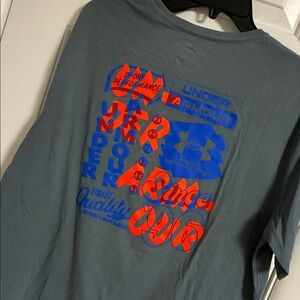 Under Armour T-shirt